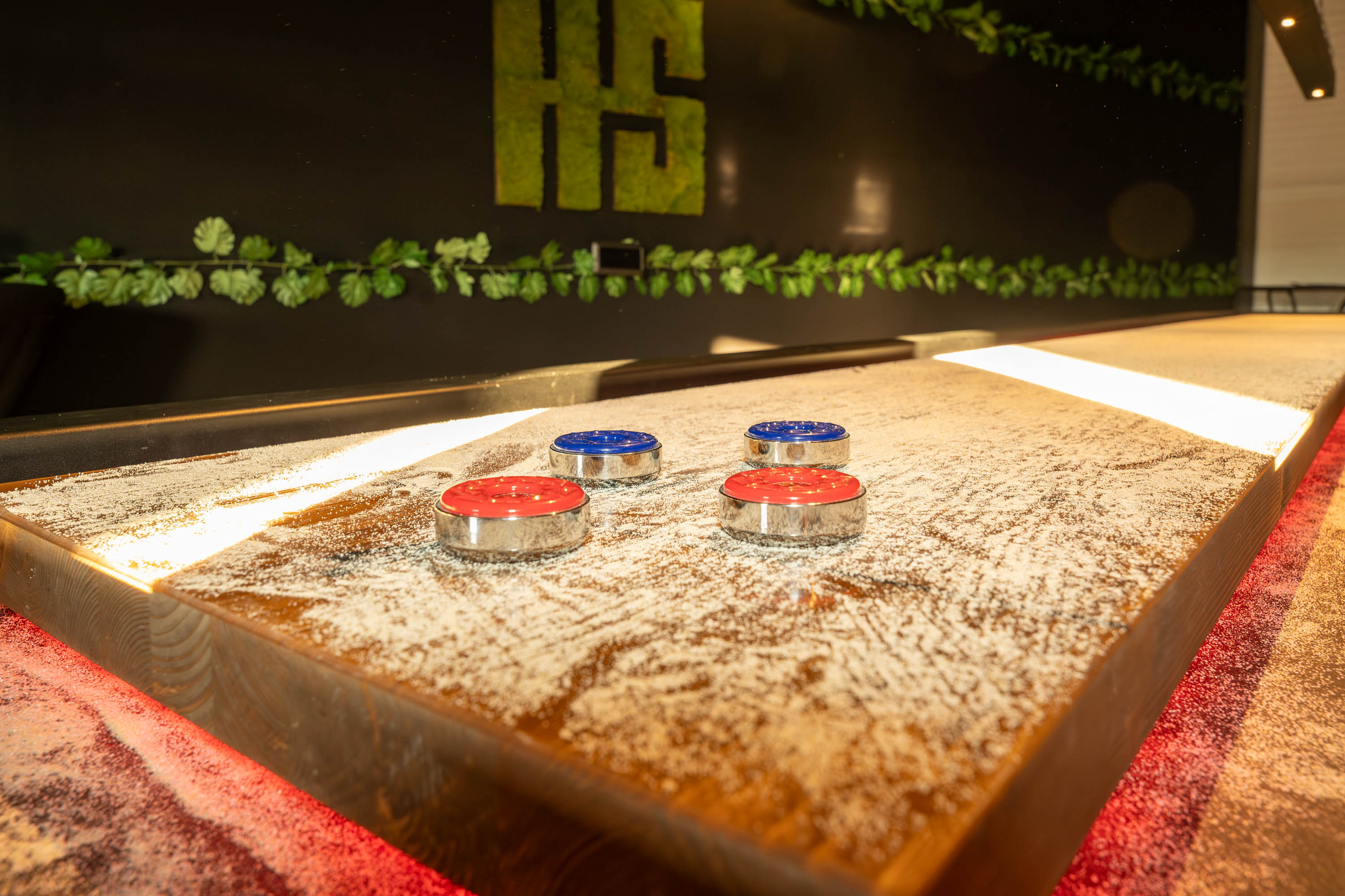 Holland shuffle shuffleboard showroom in Barneveld